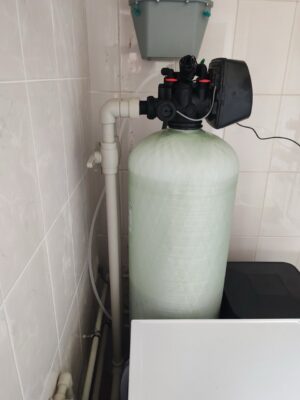 Система очистки воды для умягчения и удаления железа